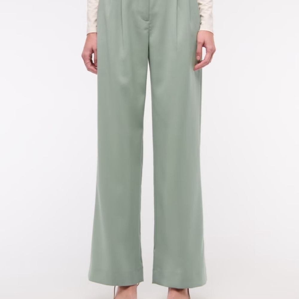 A&F Sloane Low Rise Tailored Wide Leg Pant